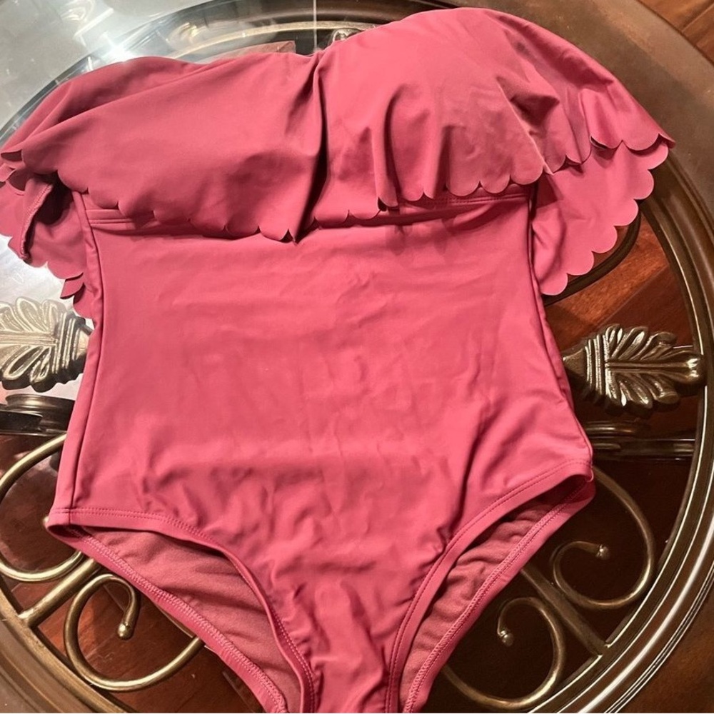 Elegant Scalloped Off-Shoulder One Piece Swimsuit
